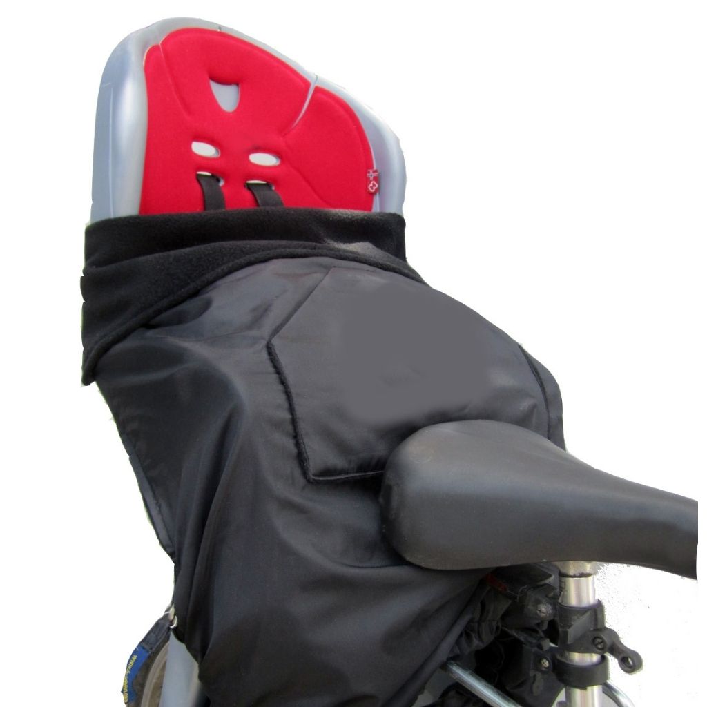 The BundleBean GO is a waterproof footmuff for babies and toddlers that fits snugly on to buggies, bike seats, car seats and baby carriers. Seen here on a car seat and in black.